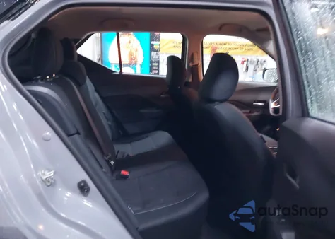 2024 Nissan Kicks Sv Xtronic Cvt z USA, uszkodzony, nr VIN 3N1CP5CV6RL494607